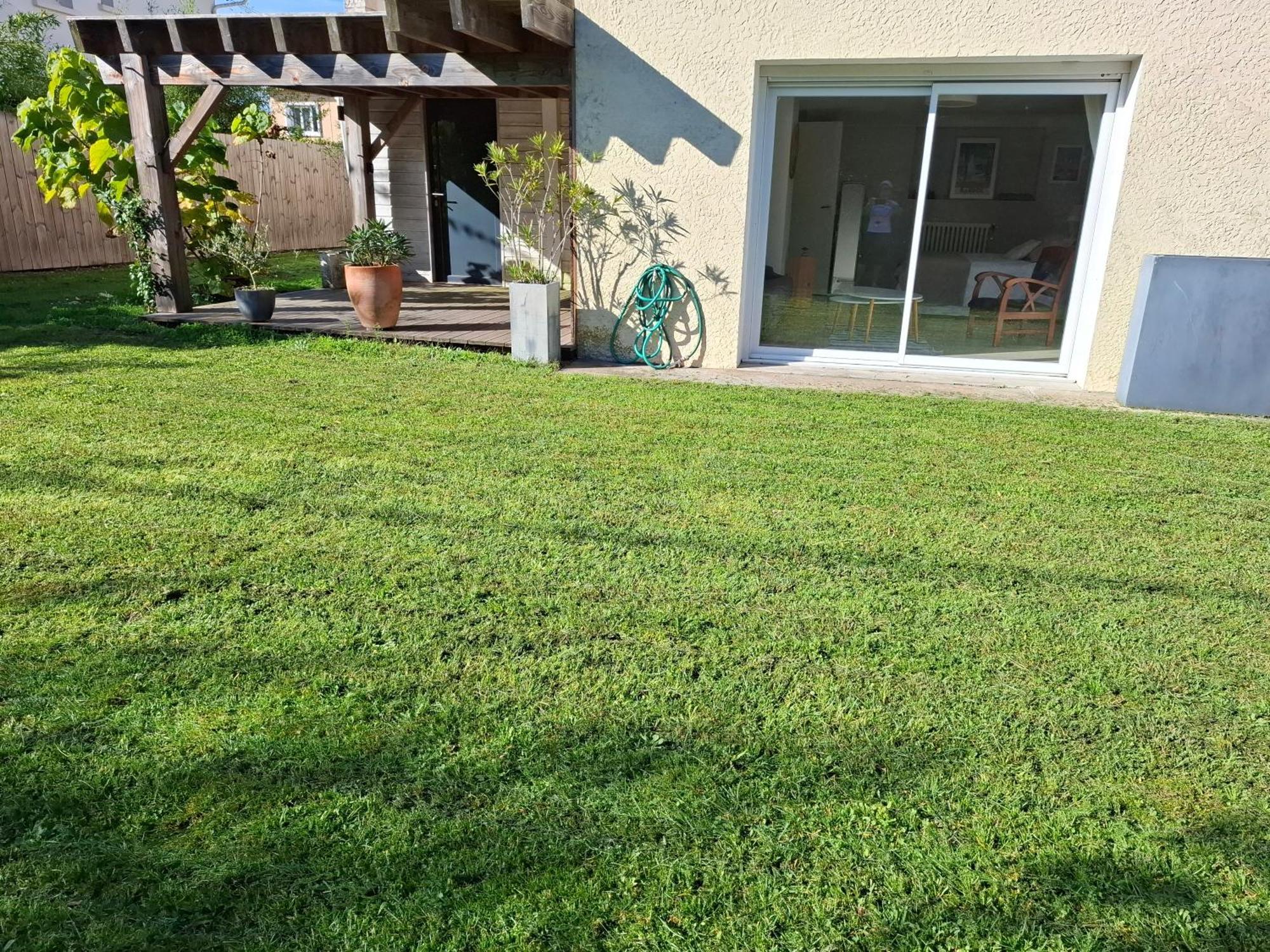 Au Rez-de-chaussee D'une Maison * Pessac