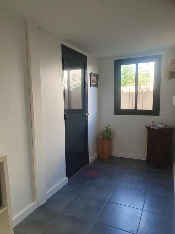 Au Rez-de-chaussee D'une Maison Appartement *