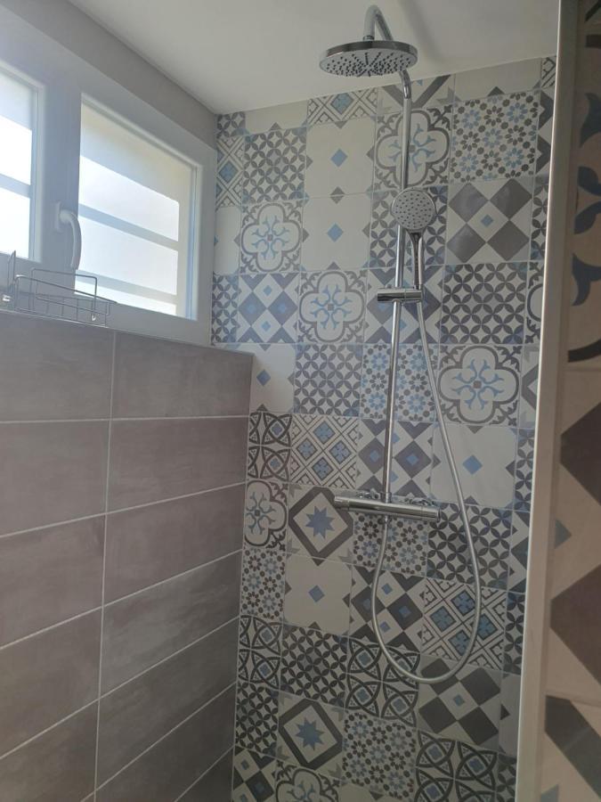 Appartement Au Rez-de-chaussee D'une Maison